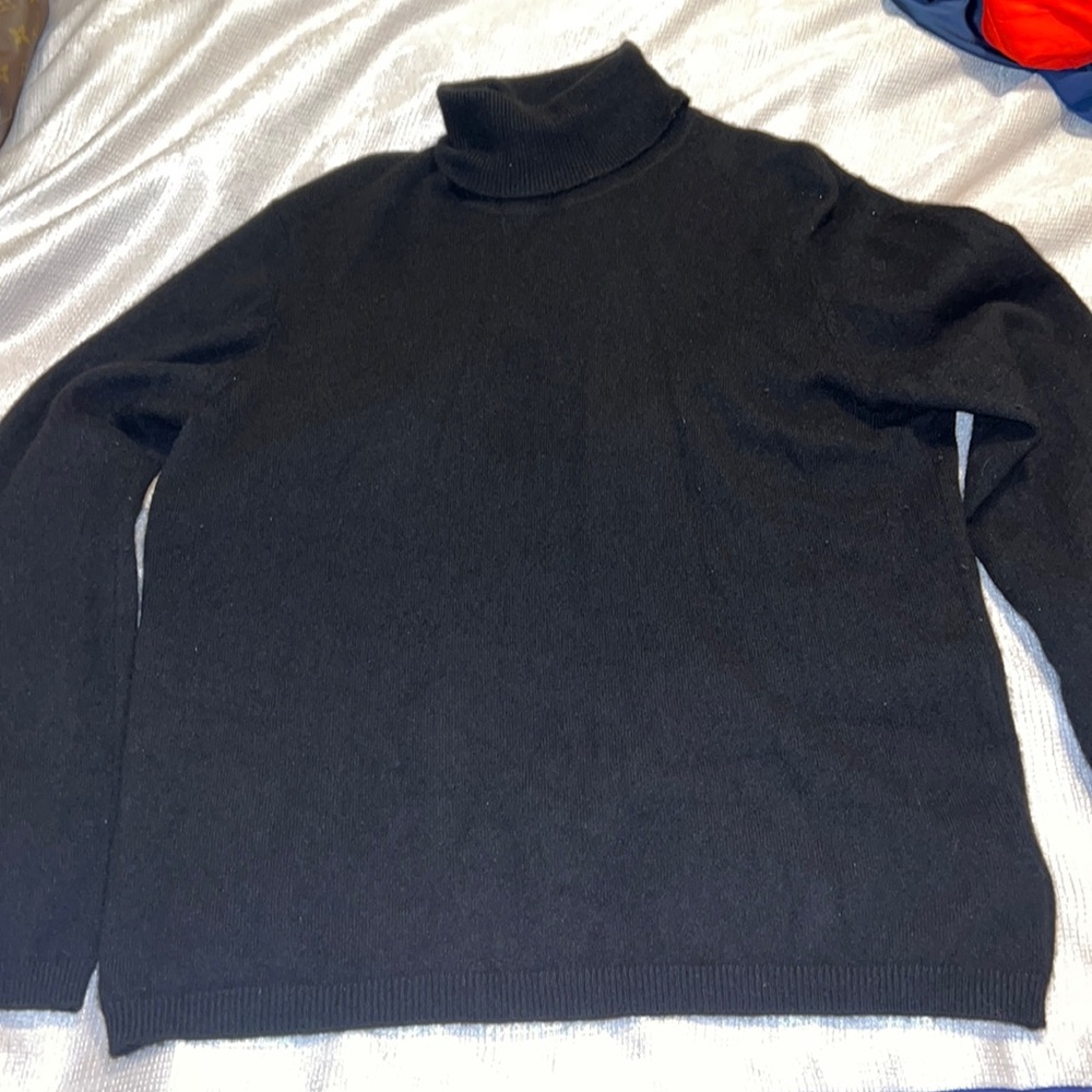 100% cashmere turtleneck